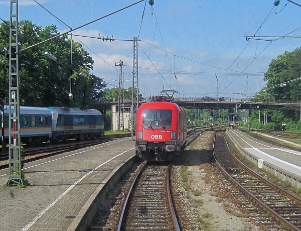Lokwechsel beim IC 119 in Lindau