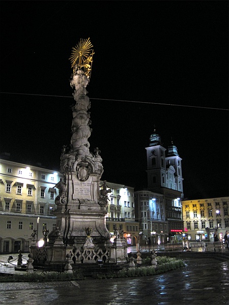 Dreifaltigkeitssäule auf dem Hauptplatz von Linz