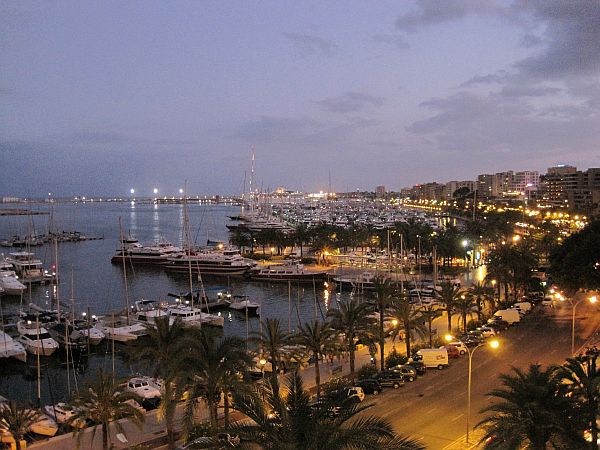 Hafen von Palma im Abendlicht