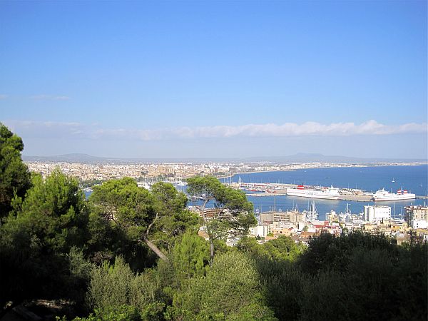 Blick über die Bucht von Palma vom Castell de Bellver
