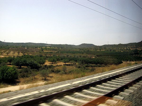 Fahrt auf der Schnellfahrstrecke Valencia-Madrid