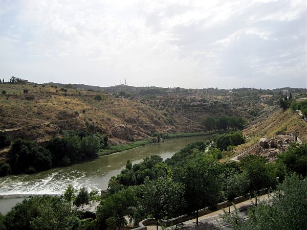 Blick von Toledo auf den Fluss Tajo