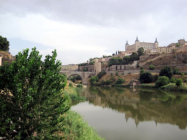 Blick auf Toledo mit Tajo