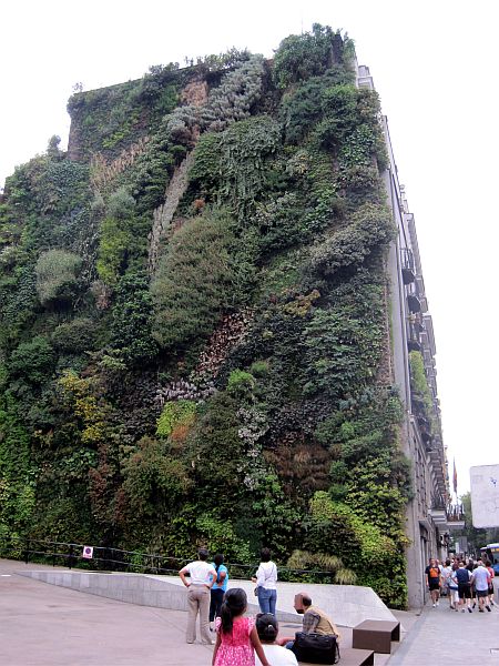 Hängender Garten am Caixaforum Madrid