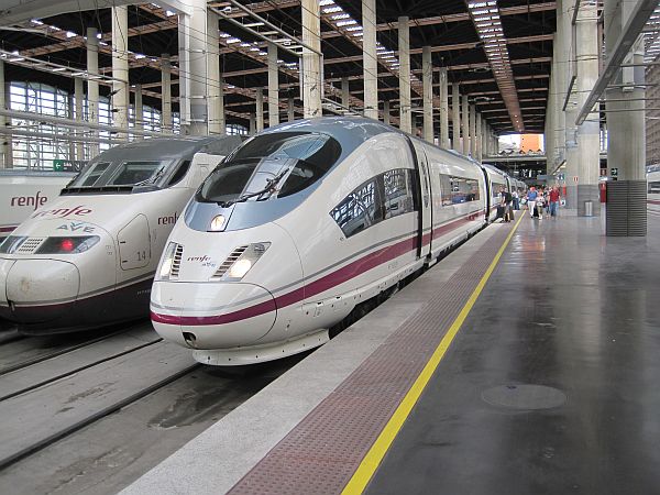 AVE 103 Velaro E in Madrid