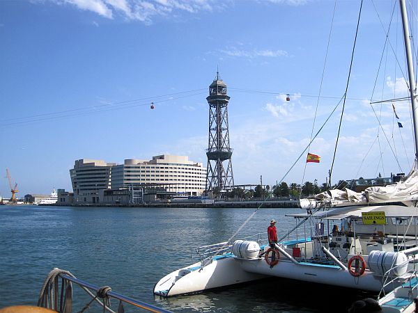 World Trade Center Barcelona mit Turm der Seilbahn