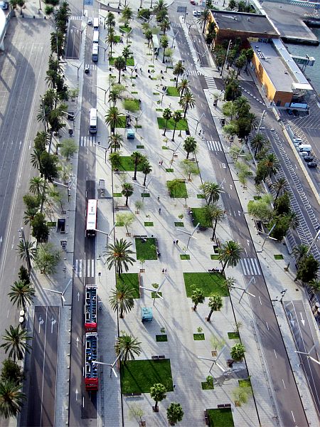 Blick von der Seilbahn auf die Moll de Barcelona