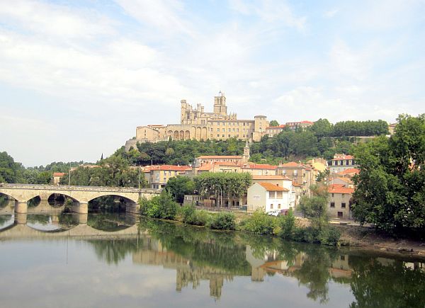Kathedrale St. Nazaire und Pont Vieux von Béziers