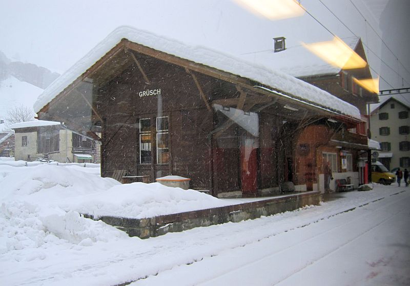 Bahnhof Grüsch im Schnee