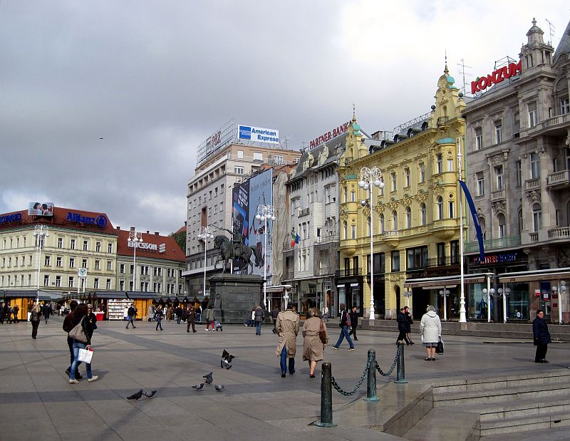 Ban-Jelačić-Platz mit Reiterstatue des Volkshelden Ban Josip Jelačić