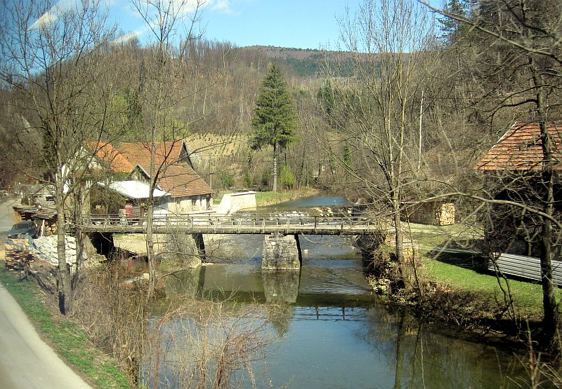 Fahrt zwischen Karlovac und Moravice