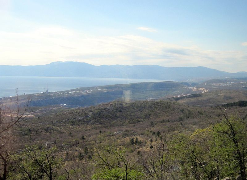 Blick vom Zug auf die Kvarner Bucht