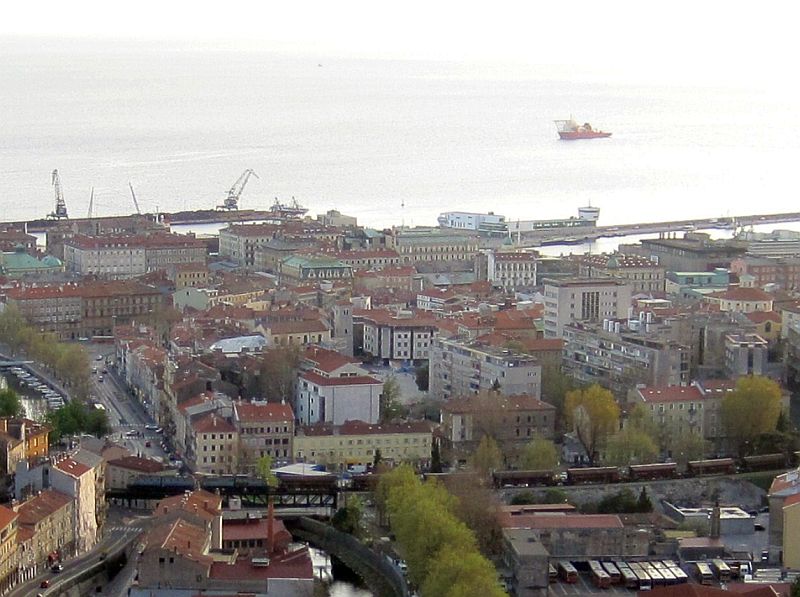 Ausschnitt mit Güterzug in Rijeka