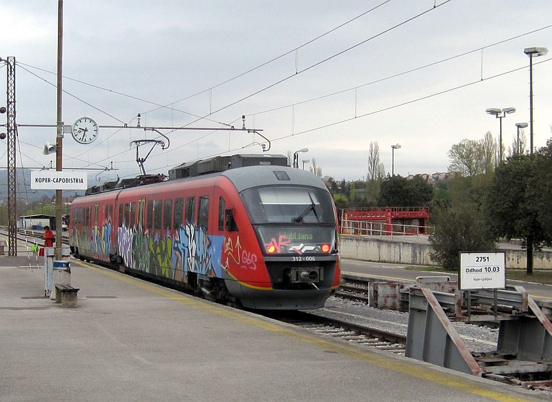 Desiro im Bahnhof von Koper