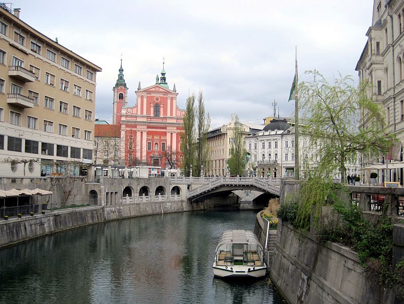 Franziskanerkirche Ljubljana und Drei Brücken über die Ljubljanica
