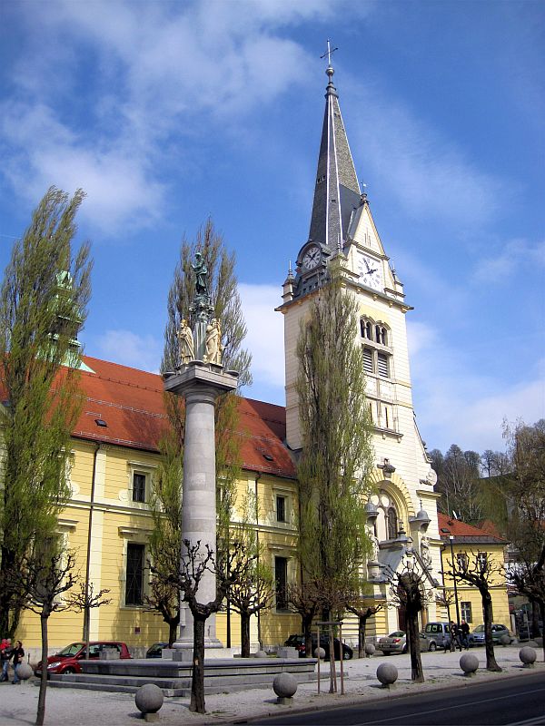 St.-Jakobs-Kirche Ljubljana mit Mariensäule