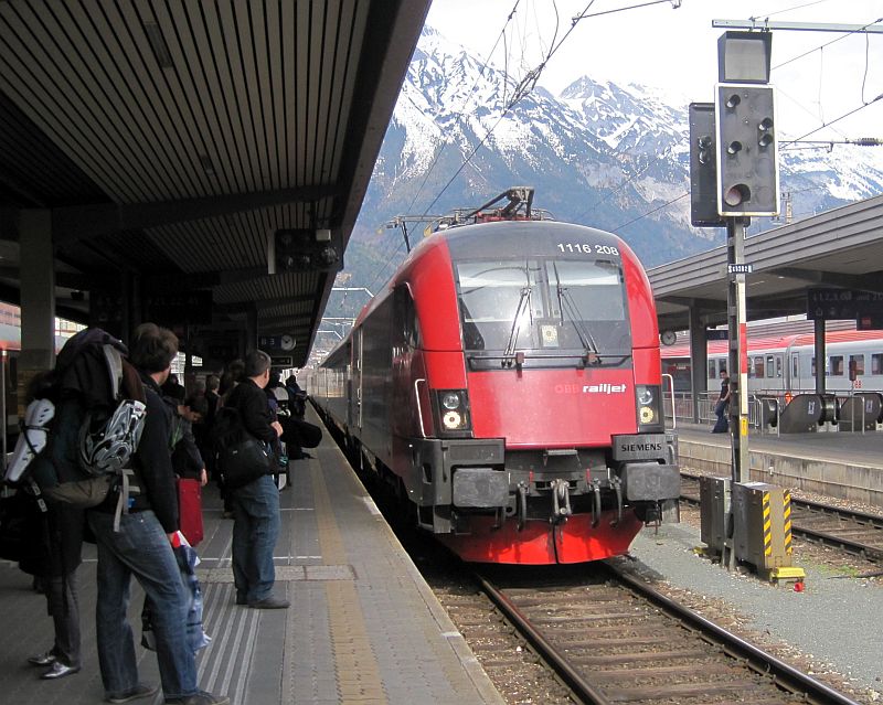 Einfahrt des Railjet in Innsbruck