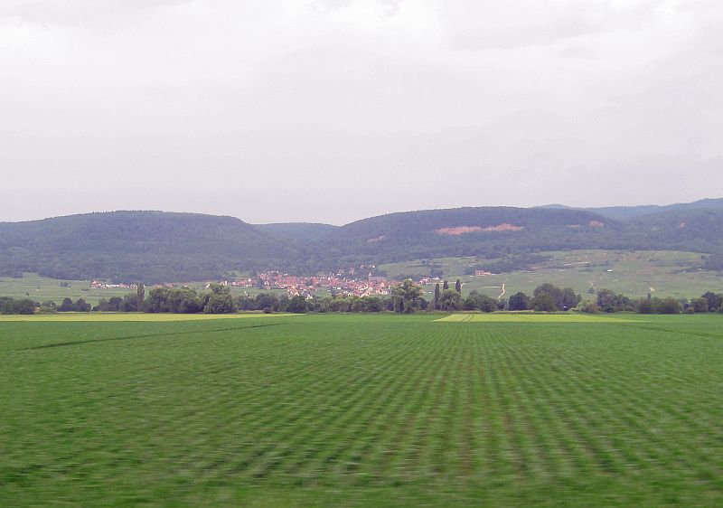 Blick vom Zug auf die Vogesen