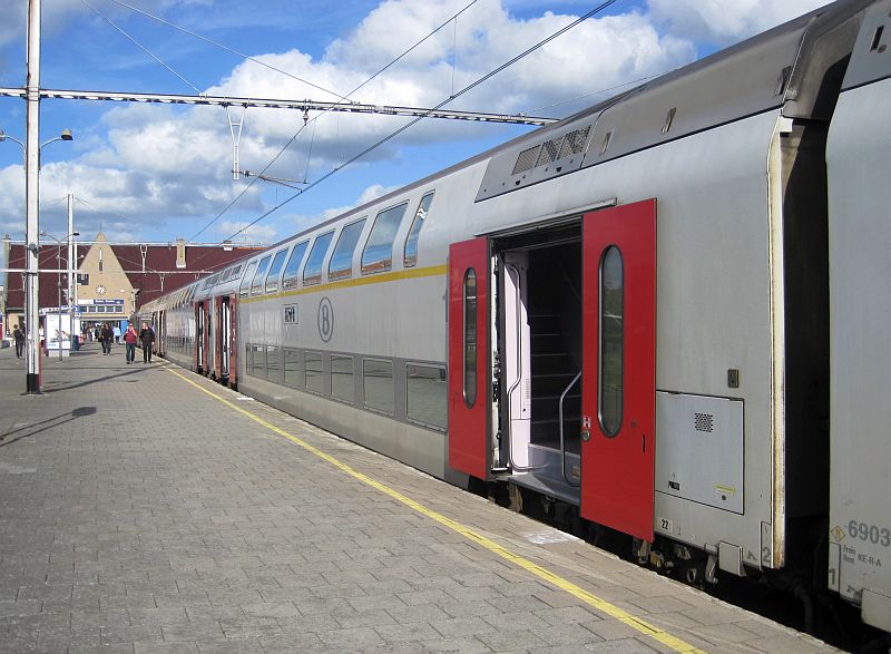 Doppelstock-IC der belgischen Bahn