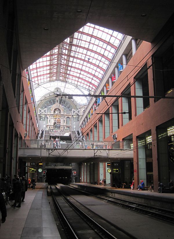 Durchfahrtsgleise im Tiefgeschoss Antwerpen Central