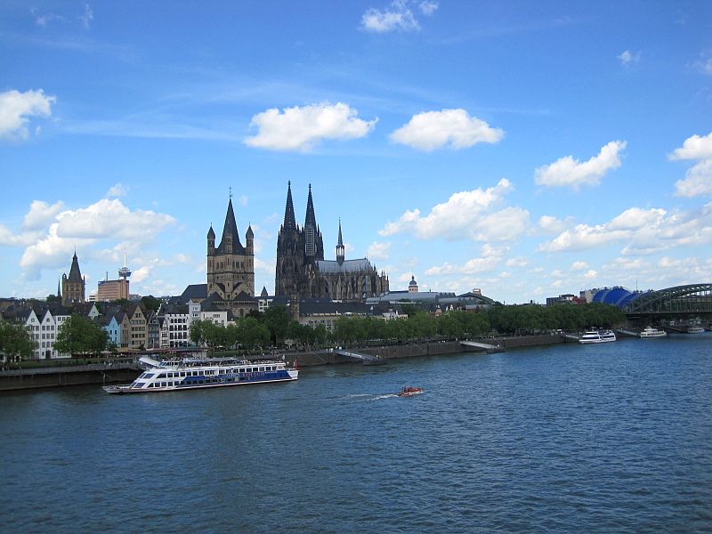 Blick auf Kölner Dom und Groß Sankt Martin