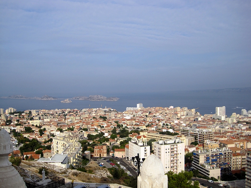 Blick über Marseille und die vorgelagerten Inseln