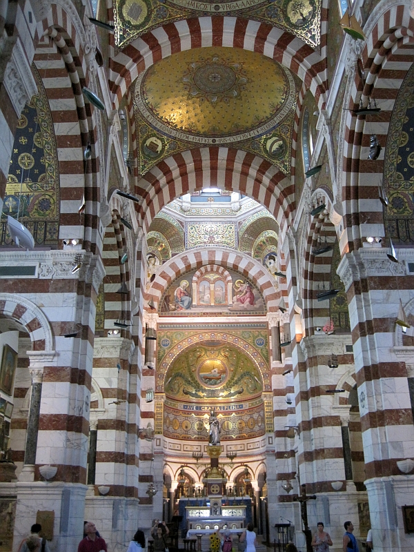 Im Inneren der Basilika Notre-Dame de la Garde Marseille