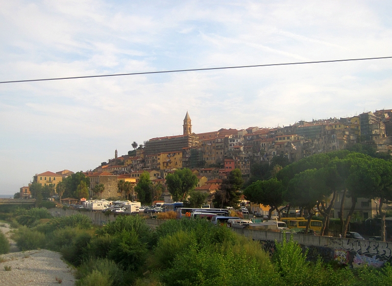 Fahrt über den Fluss Roya in Ventimiglia