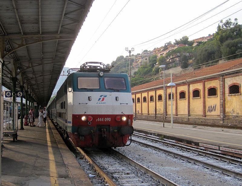 Intercity der Tenitalia in Ventimiglia