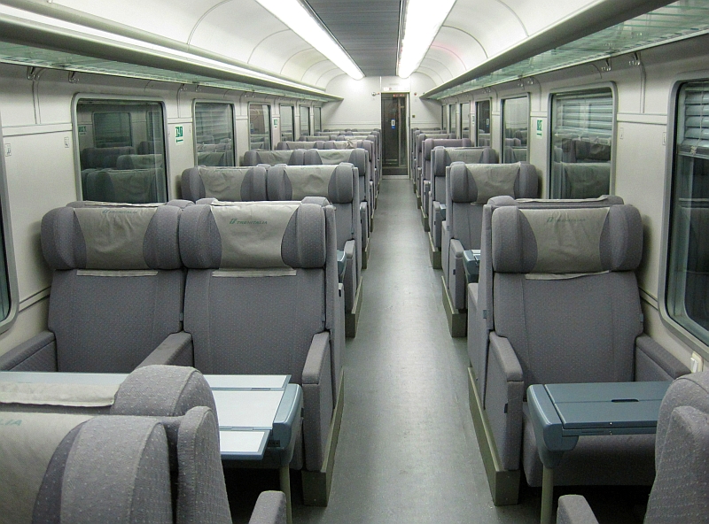 1. Klasse-Großraumwagen im italienischen IC