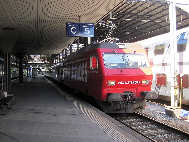 Voralpen-Express in Luzern mit Werbelok