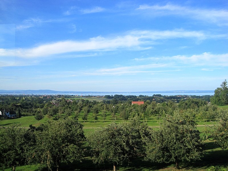 Blick vom Zugfenster auf den Bodensee