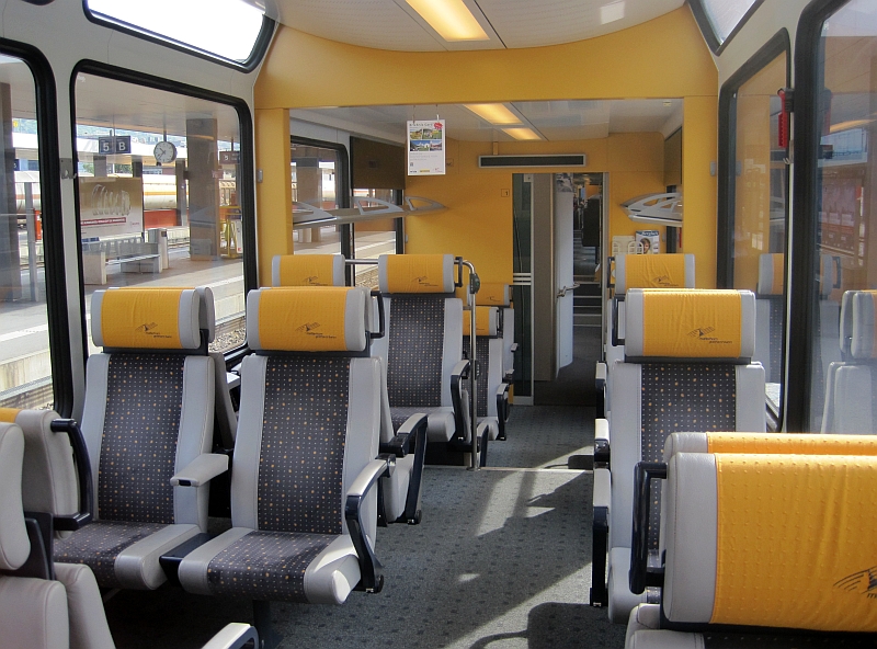 1. Klasse im Triebwagen der Matterhorn Gotthard Bahn (MGB)