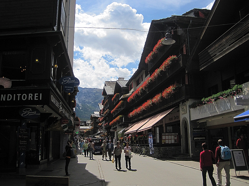 Bahnhofsstraße von Zermatt