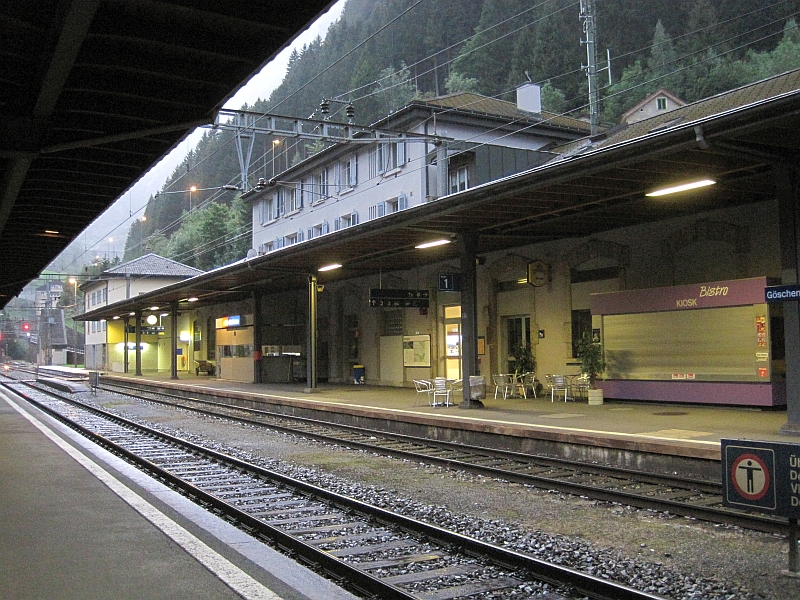 Bahnhof von Göschenen im Regen