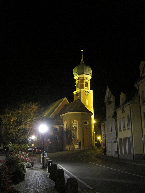 Beleuchtete Nikolauskirche Allensbach