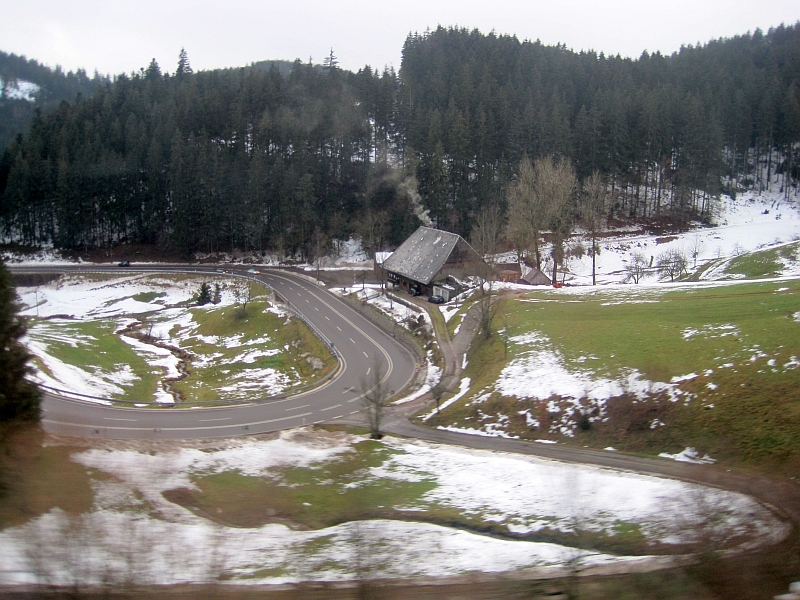 Blick aus dem Zugfenster auf der Schwarzwaldbahn