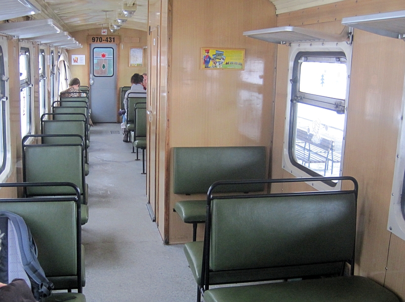 Innenraum des Wagens der Fichtelbergbahn