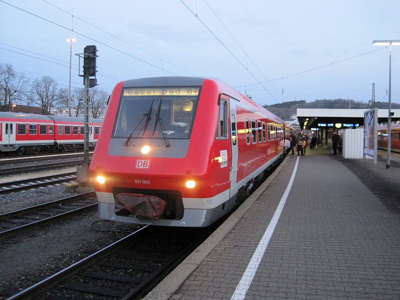 Neigetechnikzug der BR 611 in Ulm zur Fahrt als IRE nach Radolfzell