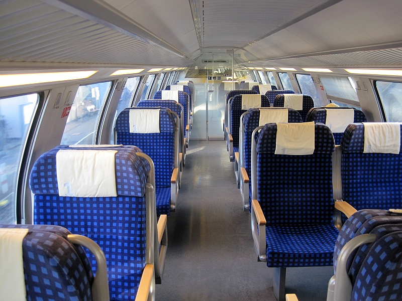 Artfremder 1.Klasse-Wagen im IRE der Schwarzwaldbahn