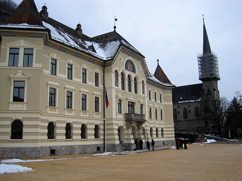 Regierungsgebäude und Kathedrale St. Florin Vaduz