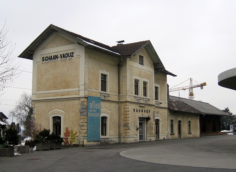 Bahnhof Schaan-Vaduz von der Straßenseite