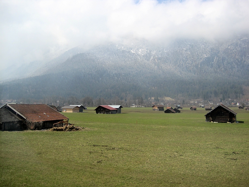 Fahrt auf der Mittenwaldbahn nach Garmisch-Partenkirchen
