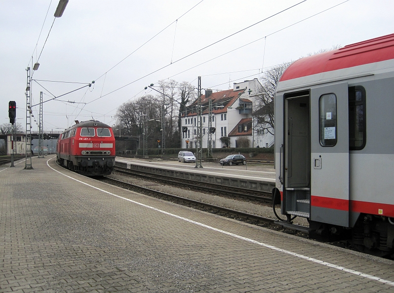 Lokwechsel auf BR 218 bei IC 118 in Lindau