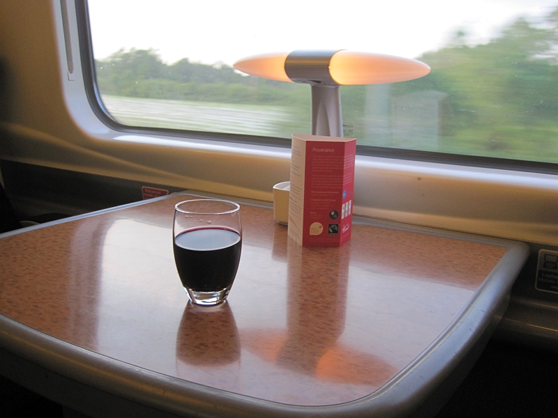 Rotwein auf der Fahrt von London nach Glasgow