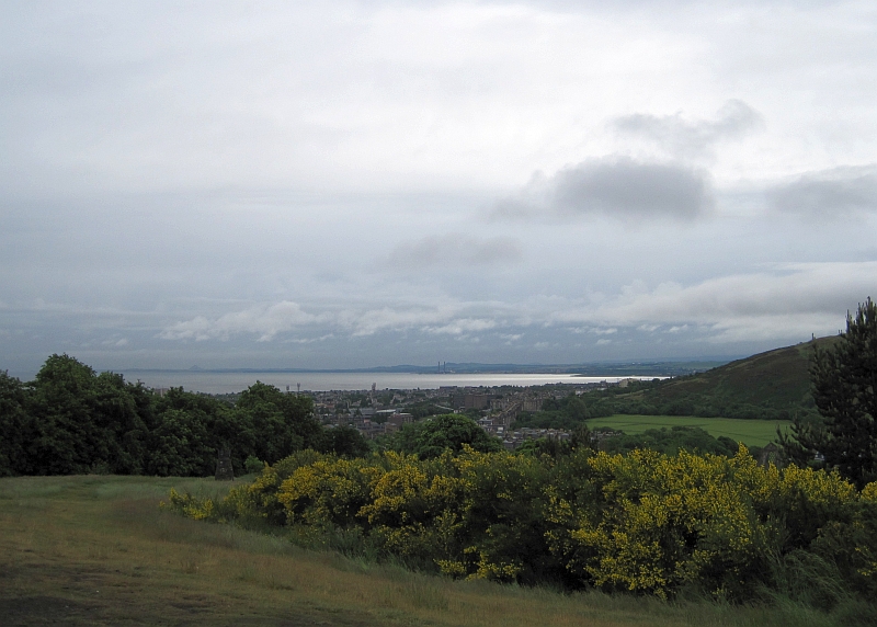 Blick vom Calton Hill zum Firth of Forth