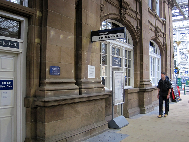 Zugang zur First Class lounge in Edinburgh Waverly Station