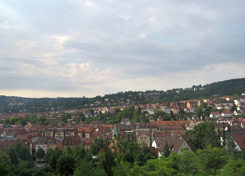 Blick von der Panoramastrecke in den Stuttgarter Talkessel