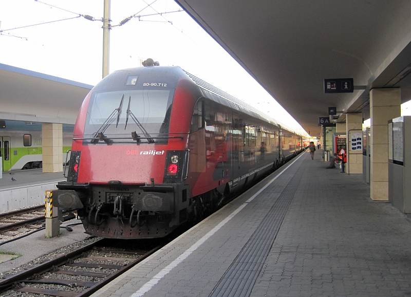 Railjet im Westbahnhof
