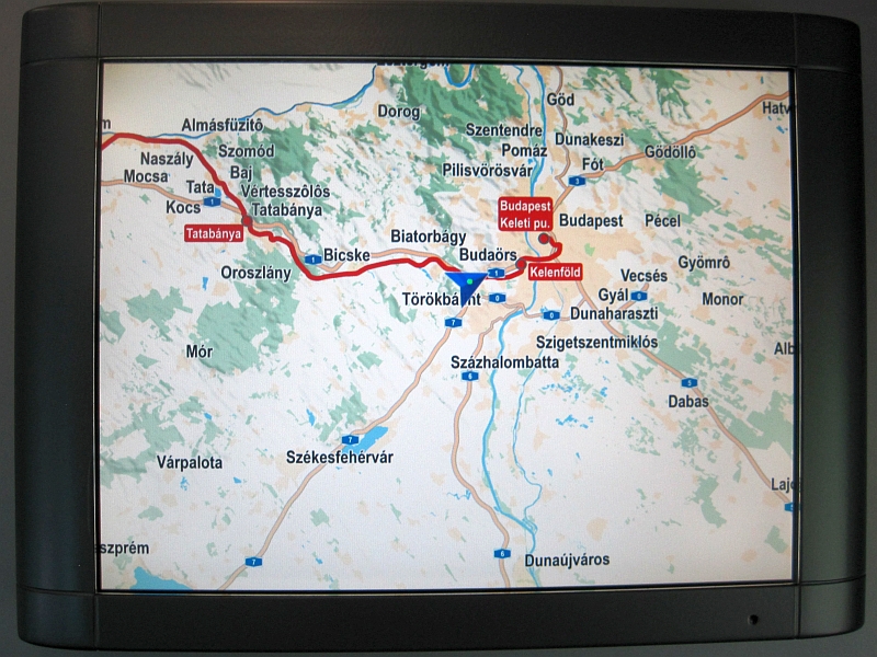 Streckenkarte auf dem Display im Railjet Wien-Budapest
